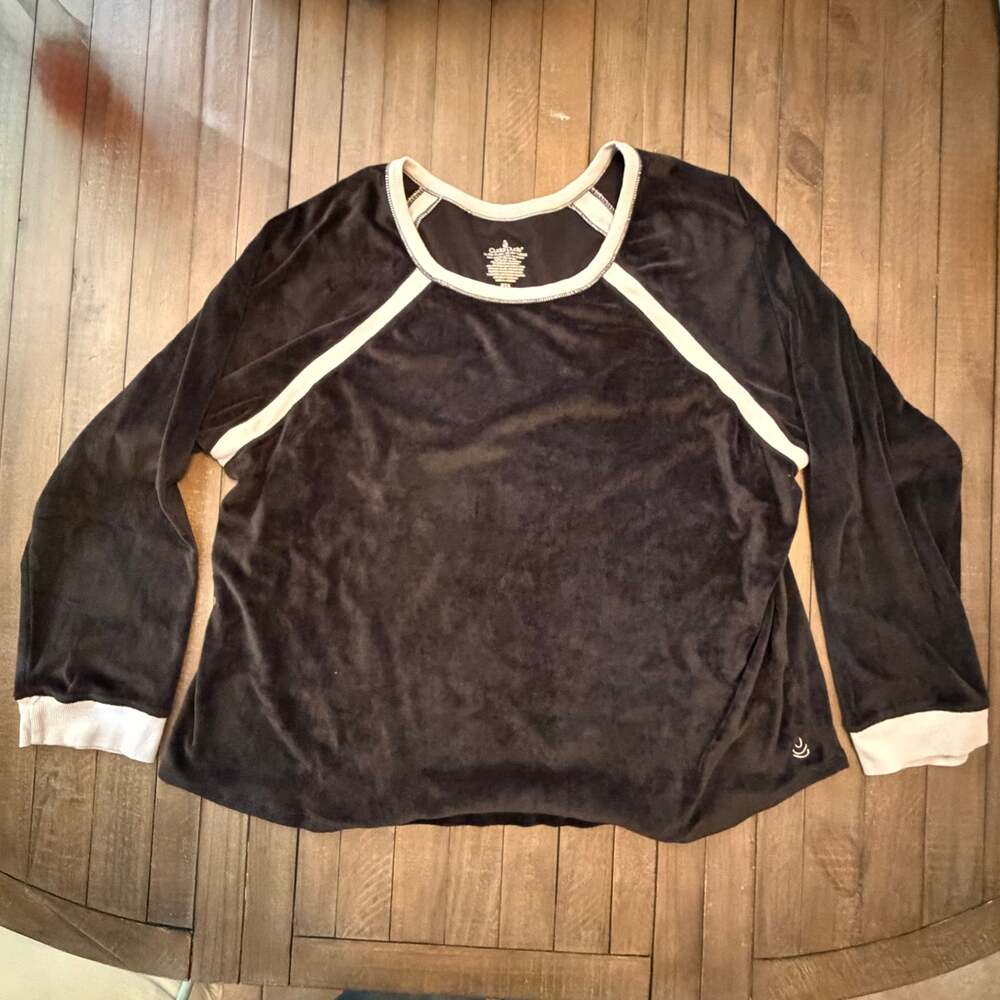 NWOT Cuddl Duds Women's Stretch Velour V-Neck Long Sleeve Pajama Top size P3X